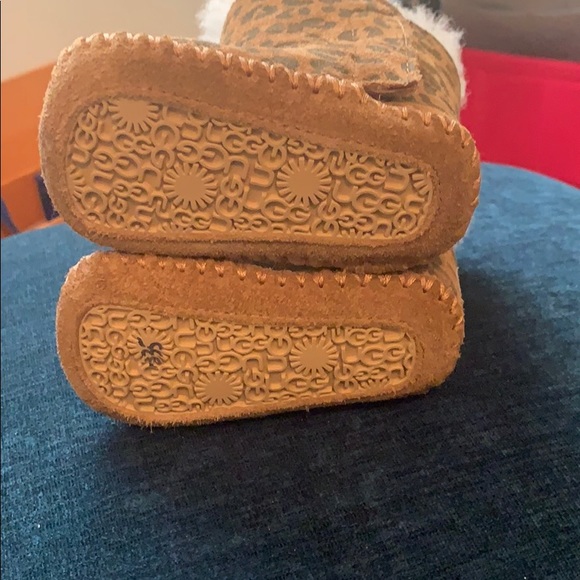 Ugg  boots - Picture 3 of 6